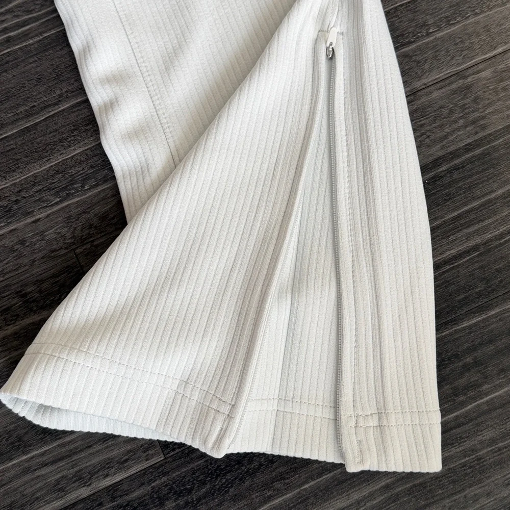 Lululemon Ribbed Softstreme Zip-leg HR Crop 25”